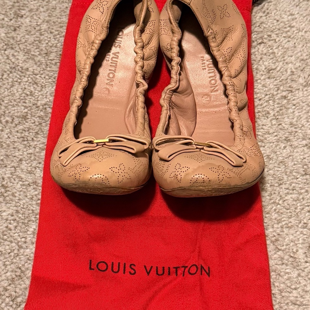 Louis Vuitton Elba Ballerina flat in beige/pink